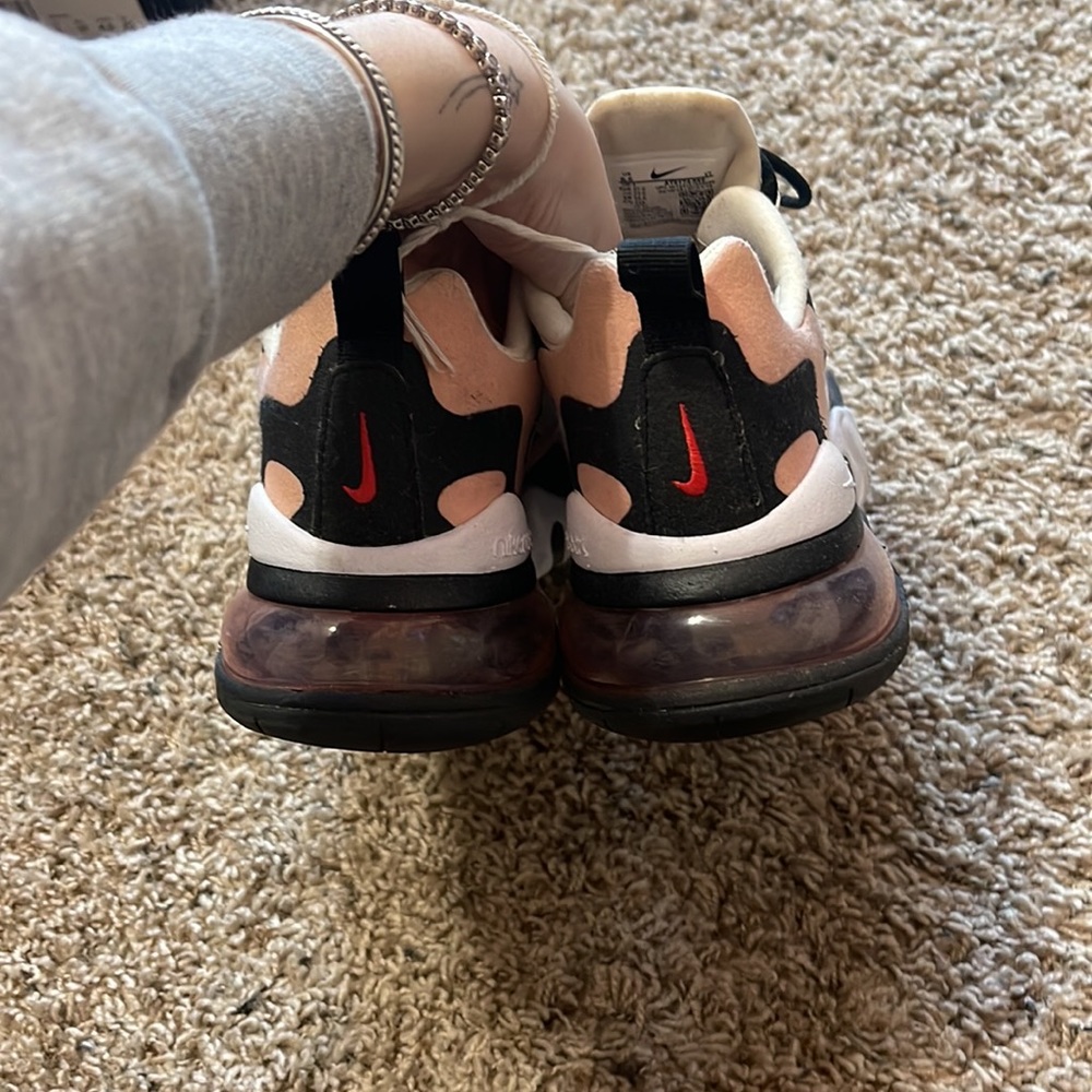 Nike 270 React - image 6